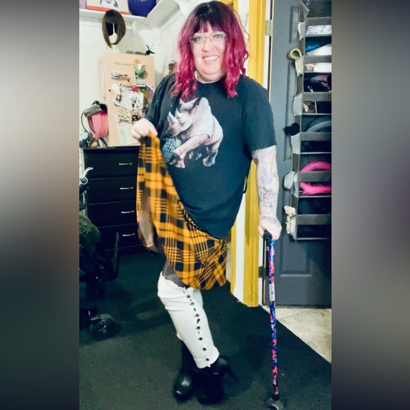 Two Pairs Knit and Lace Leg Warmers with Button closure - Picture 4 of 6